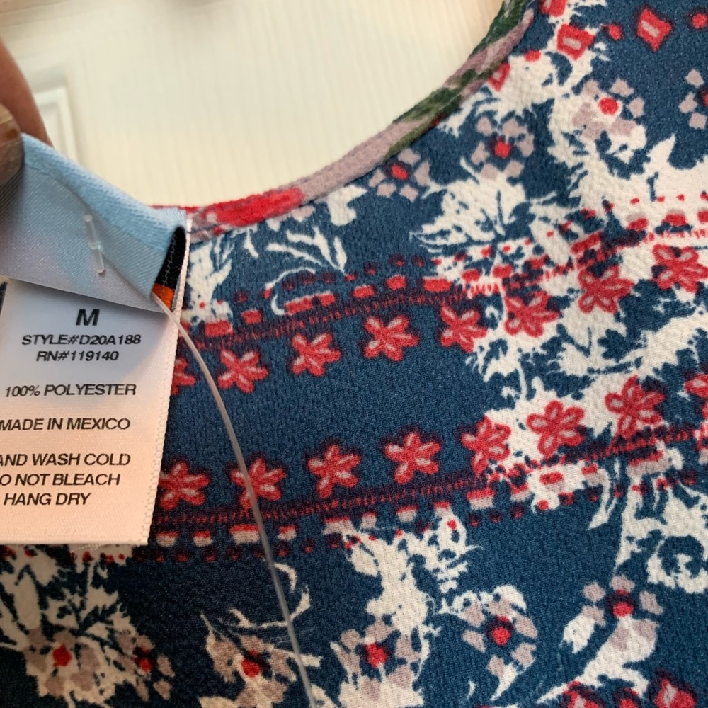 Floral Print Kimono. NWT. Size Medium - Picture 5 of 8
